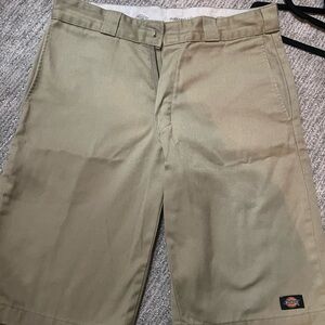 Dickies Men's Tan Shorts